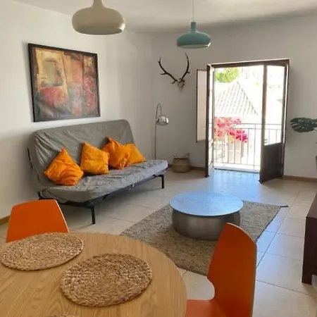 New!! 1 Bedroom Center Jjj